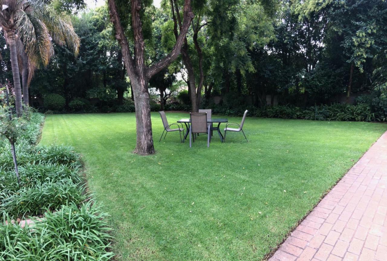 27A On Angus Hotel Johannesburg Ngoại thất bức ảnh